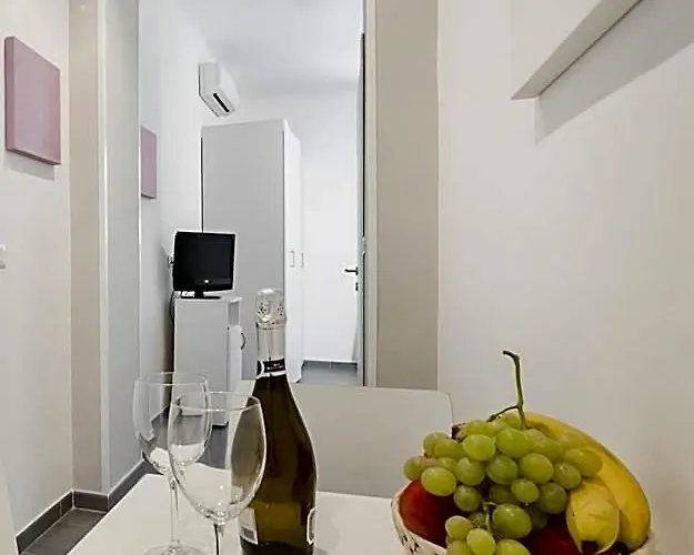 Residenza Maxima Aparthotel 3*
